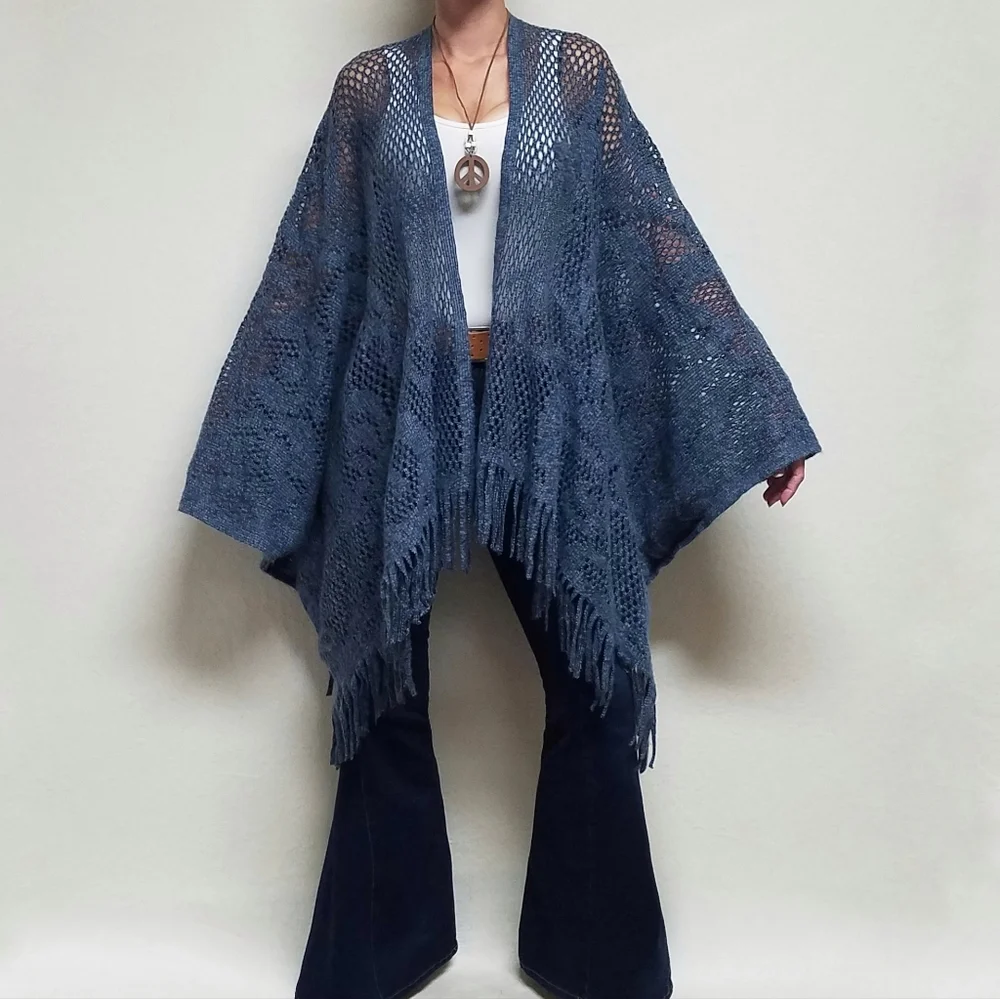 90s Vintage Dusty Blue Lightweight Soft Open Weave Curlicue Fringe Poncho OSFA - Picture 2 of 14